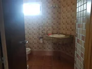 Casa con terraza, patio y bodega en el val, narón