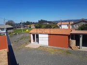 Casa con terraza, patio y bodega en el val, narón
