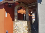 Casa con terraza, patio y bodega en el val, narón