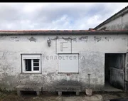 Se vende casa con finca urbanizable en esmelle, ferrol