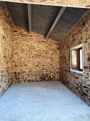 Casa de piedra para acondicionamiento interior en pedroso, narón