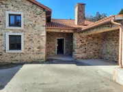 Casa de piedra para acondicionamiento interior en pedroso, narón
