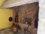 Casa con finca y hórreo en soesto, laxe