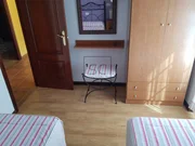 Casa con finca y hórreo en soesto, laxe