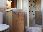 Casa con finca y hórreo en soesto, laxe