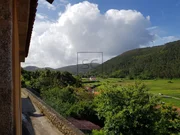 Casa con finca y hórreo en soesto, laxe