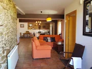 Casa con finca y hórreo en soesto, laxe