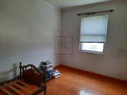 Casa con viviendas independientes, jardín y garaje en joane, ferrol