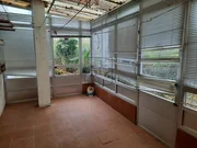 Casa con viviendas independientes, jardín y garaje en joane, ferrol