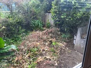 Casa con viviendas independientes, jardín y garaje en joane, ferrol