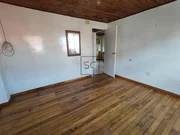 Casa adosada para reforma en zona urbana en santa marina, ferrol