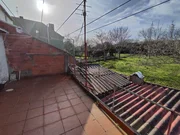 Casa adosada para reforma en zona urbana en santa marina, ferrol
