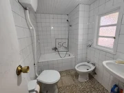 Casa adosada para reforma en zona urbana en santa marina, ferrol