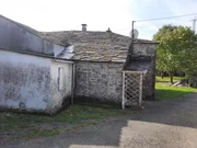 Casa de piedra con anexos en as pontes de garcía rodrígues, as pontes de garcía rodrígues