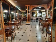 Cafeteria en funcionamiento en narón
