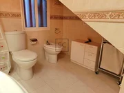 Adosado en cedeira con patio y bodegas