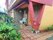 Adosado en cedeira con patio y bodegas