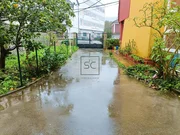 Adosado en cedeira con patio y bodegas