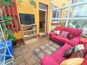 Adosado en cedeira con patio y bodegas