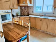 Adosado en cedeira con patio y bodegas