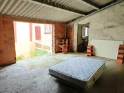 Adosado en cedeira con patio y bodegas