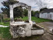 Casa con bodegas y nave en sequeiro-valdoviño