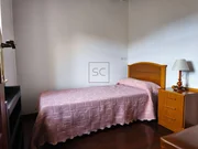 Casa con garaje, patio y finca en cedeira