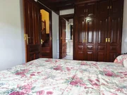 Casa con garaje, patio y finca en cedeira