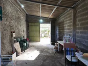 Casa con garaje, patio y finca en cedeira