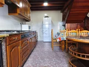 Casa con garaje, patio y finca en cedeira