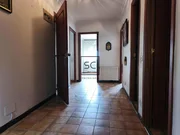 Edificio con local comercial en as pontes