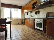 Edificio con local comercial en as pontes