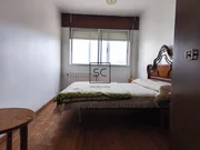 Edificio con local comercial en as pontes