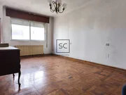 Edificio con local comercial en as pontes