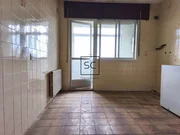 Edificio con local comercial en as pontes