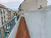 Luminoso edificio con finca en santa cecilia, narón