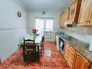 Luminoso edificio con finca en santa cecilia, narón