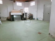 Luminoso edificio con finca en santa cecilia, narón