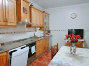 Luminoso edificio con finca en santa cecilia, narón