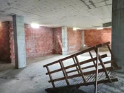 Bajo comercial en el alto del castaño, narón