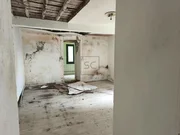 Casa de piedra con hórreo y finca en san sandurniño