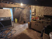 Casa de piedra con hórreo y finca en san sandurniño