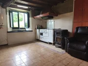 Casa de piedra con hórreo y finca en san sandurniño