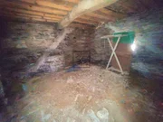 Casa de piedra para restaurar con finca edificable en sedes, narón