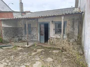 Casa adosada con bodega y finca en piñeiros, narón