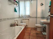 Chalet con piscina en el raso, ares