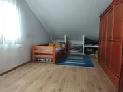 Chalet con piscina en el raso, ares