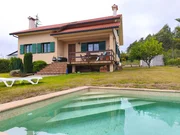 Chalet con piscina en el raso, ares