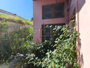 Vivienda de 4 plantas con finca en mugardos