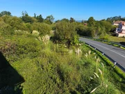 Vivienda de 4 plantas con finca en mugardos